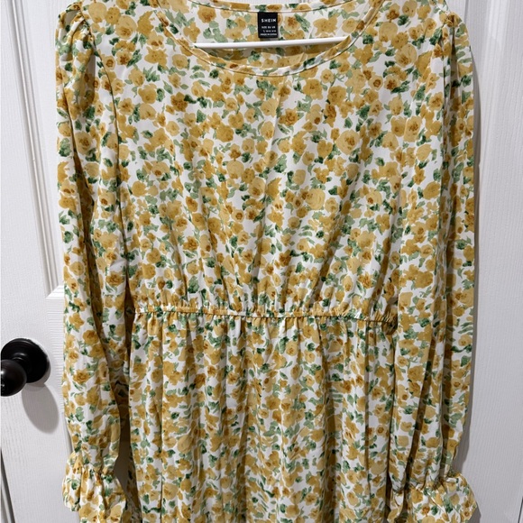 SHEIN Green and Mustard Floral Print Top - Picture 2 of 4
